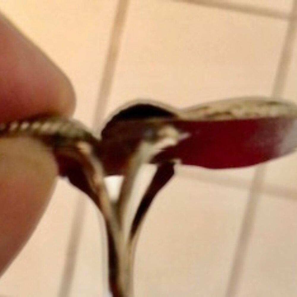 One turquoise and mother of pearl ring embedded in silver size 7 Unique - Picture 3 of 4